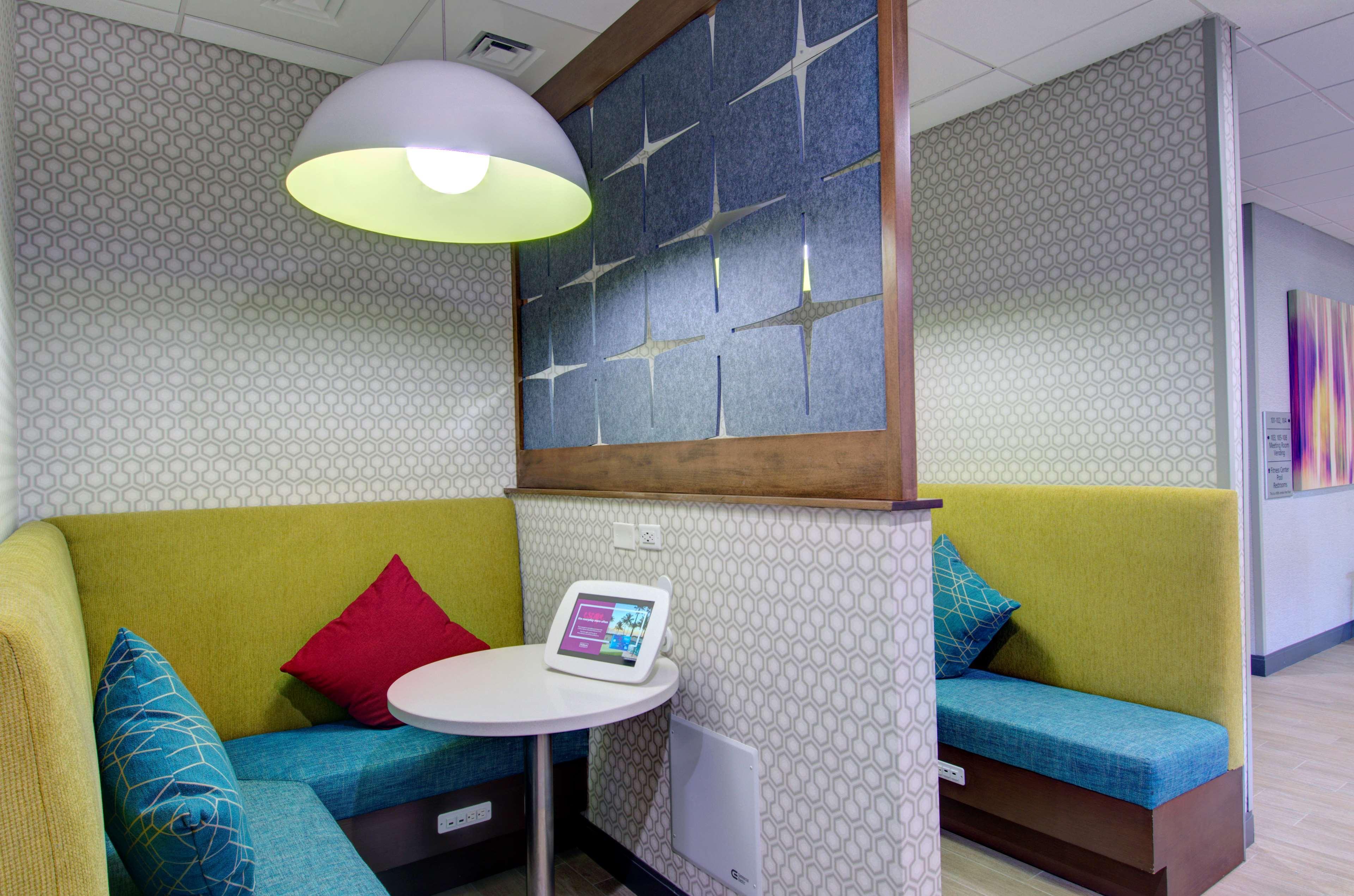 Hampton Inn & Suites Portland West Buitenkant foto